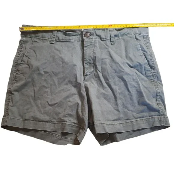 Gap Shorts Womens Size 10 Khaki Green Cotton Distressed Cuffed Pockets - Picture 4 of 5